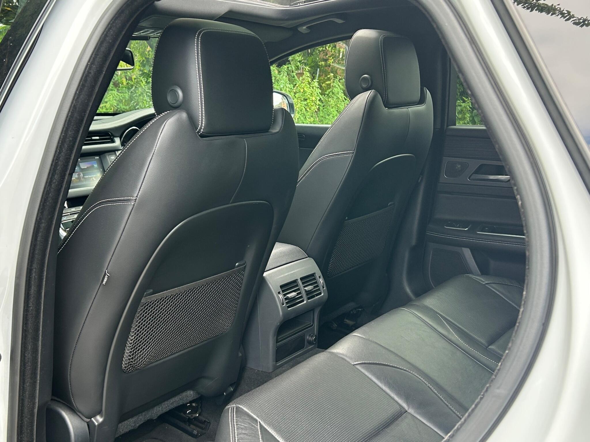 Jaguar XF view 19