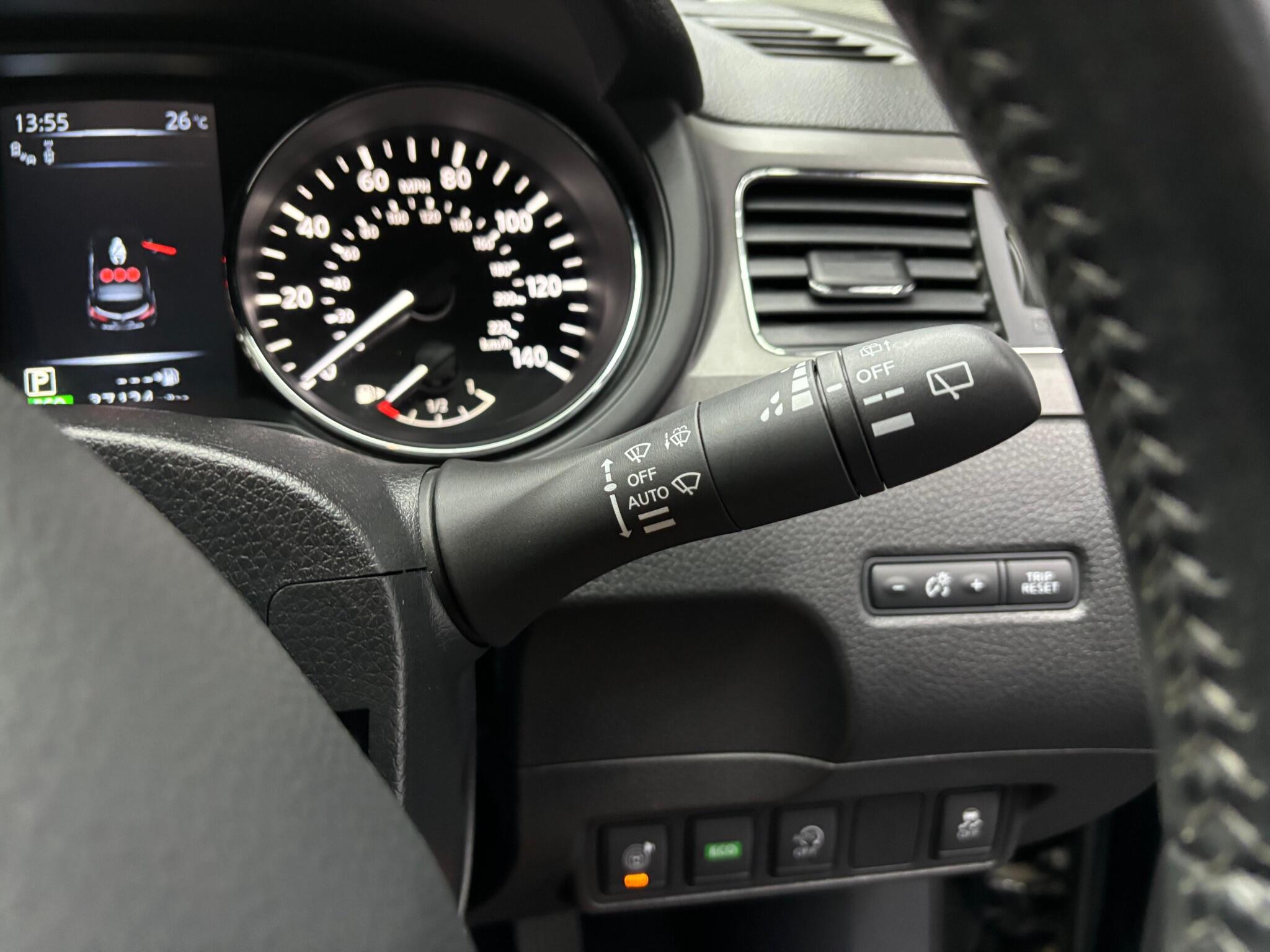 Nissan Pulsar view 16