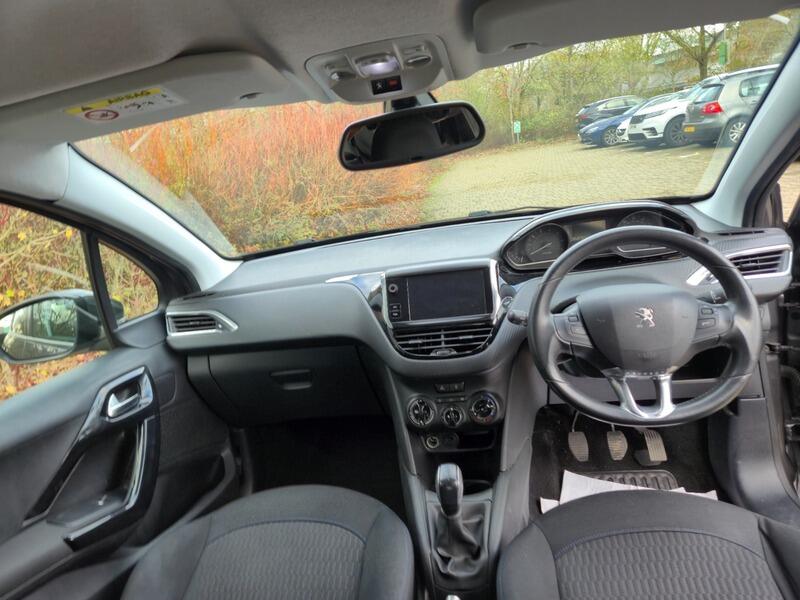 2019 Peugeot 208 1.2 PureTech Signature Euro 6 (s/s) 5dr • 53,000 miles image 15