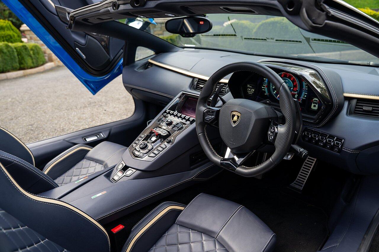 Lamborghini Aventador view 53