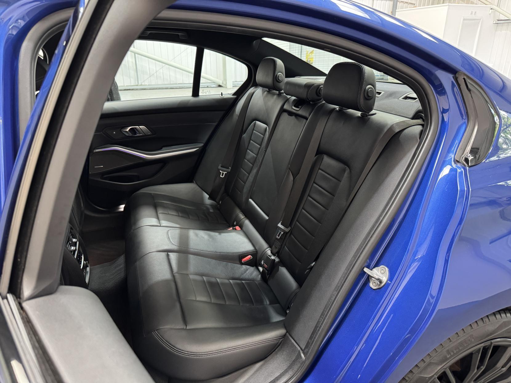 BMW 3 Series view 58