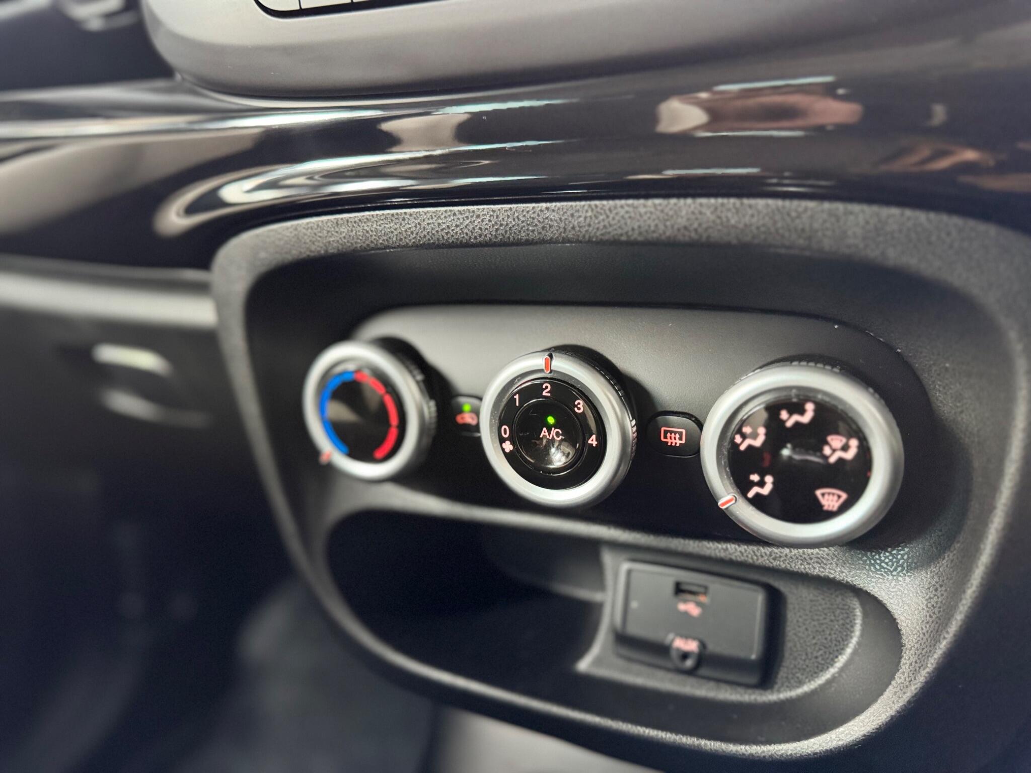 Fiat 500l view 39