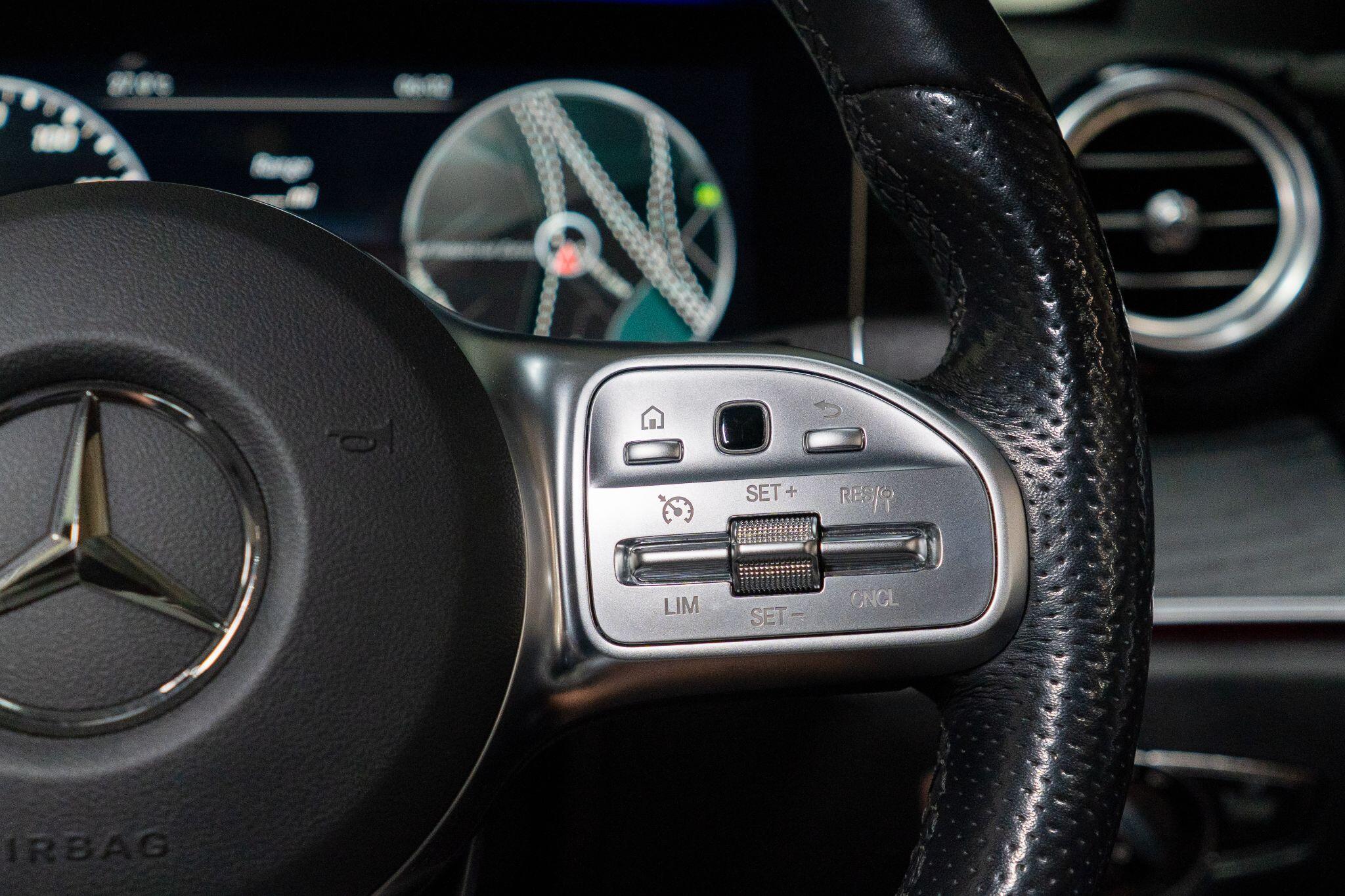 Mercedes-Benz E-Class view 33