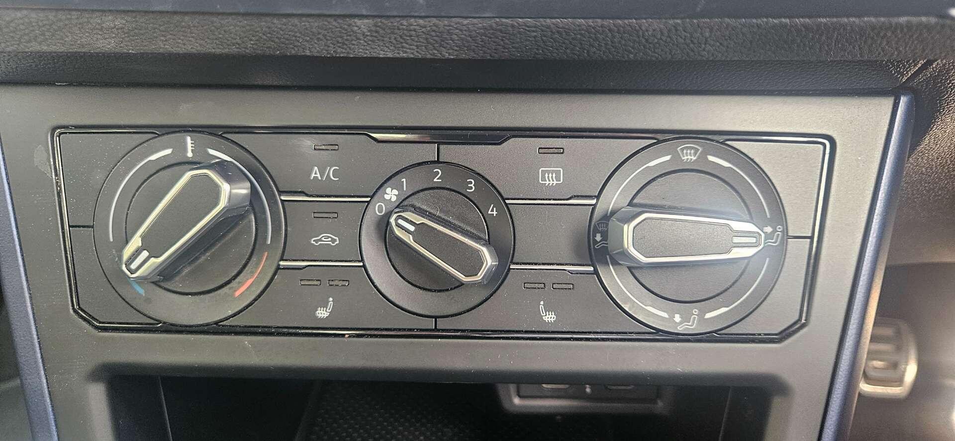 Volkswagen Polo view 31