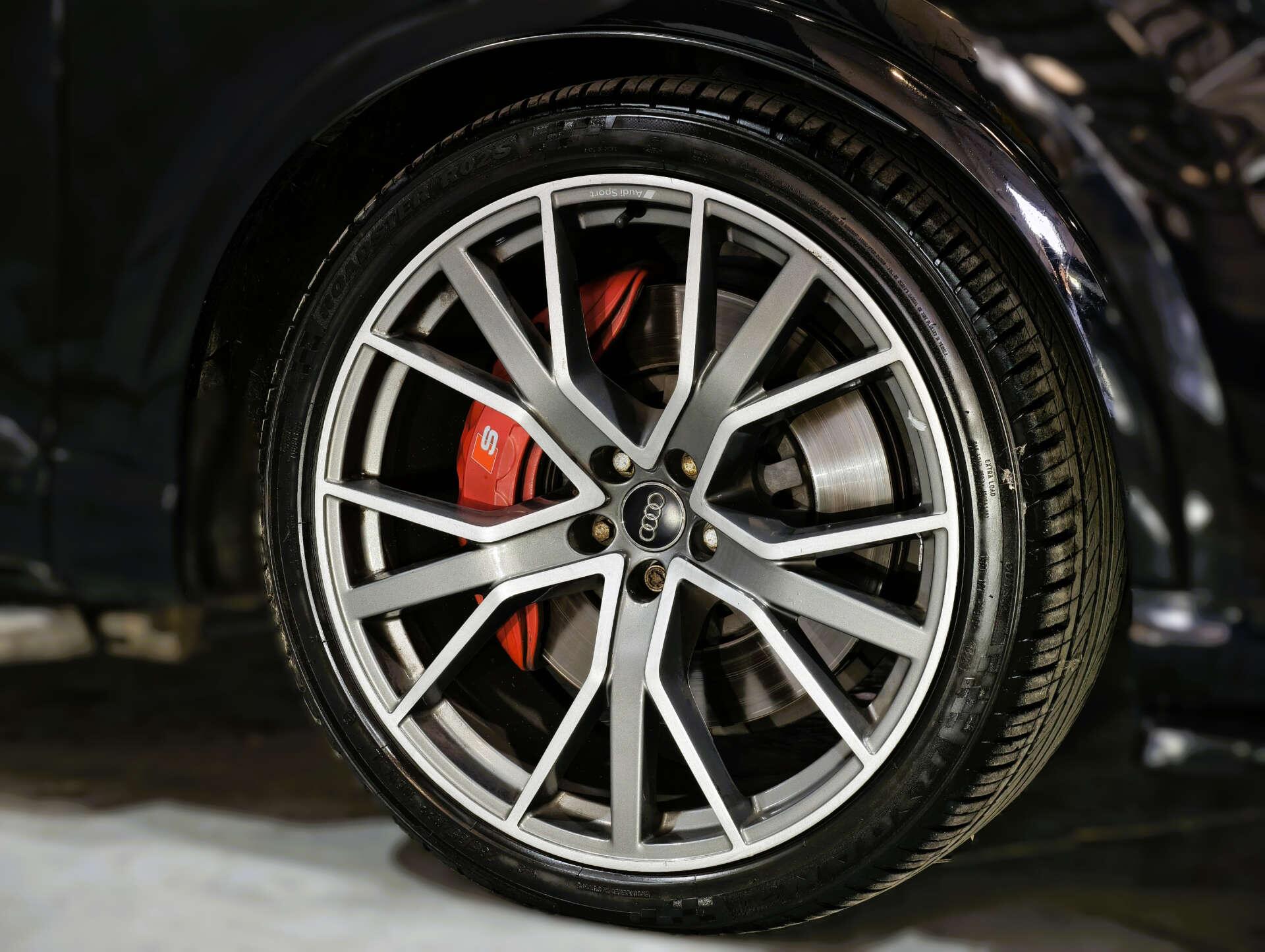 Audi SQ7 view 50