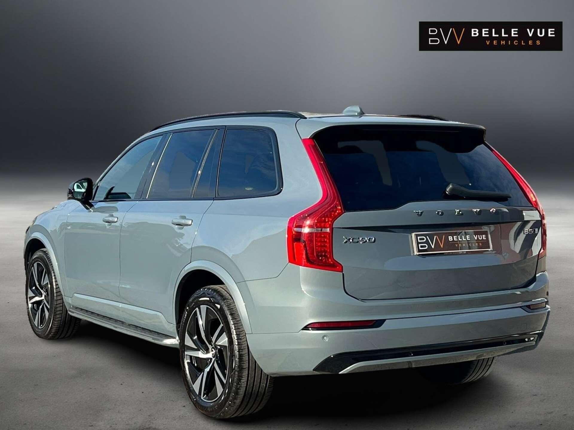 Volvo XC90 view 4