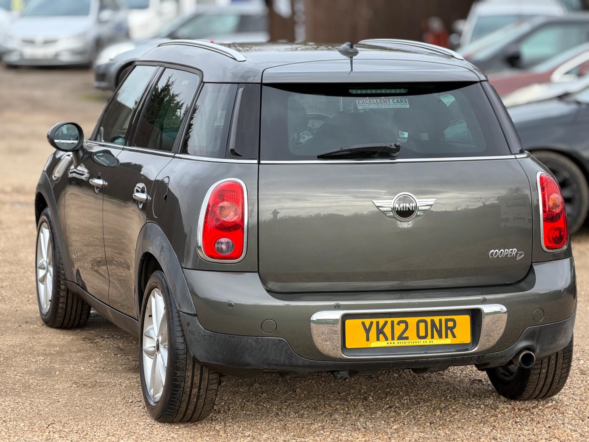 2012 MINI Countryman 1.6 Cooper D ALL4 Euro 5 (s/s) 5dr image 8