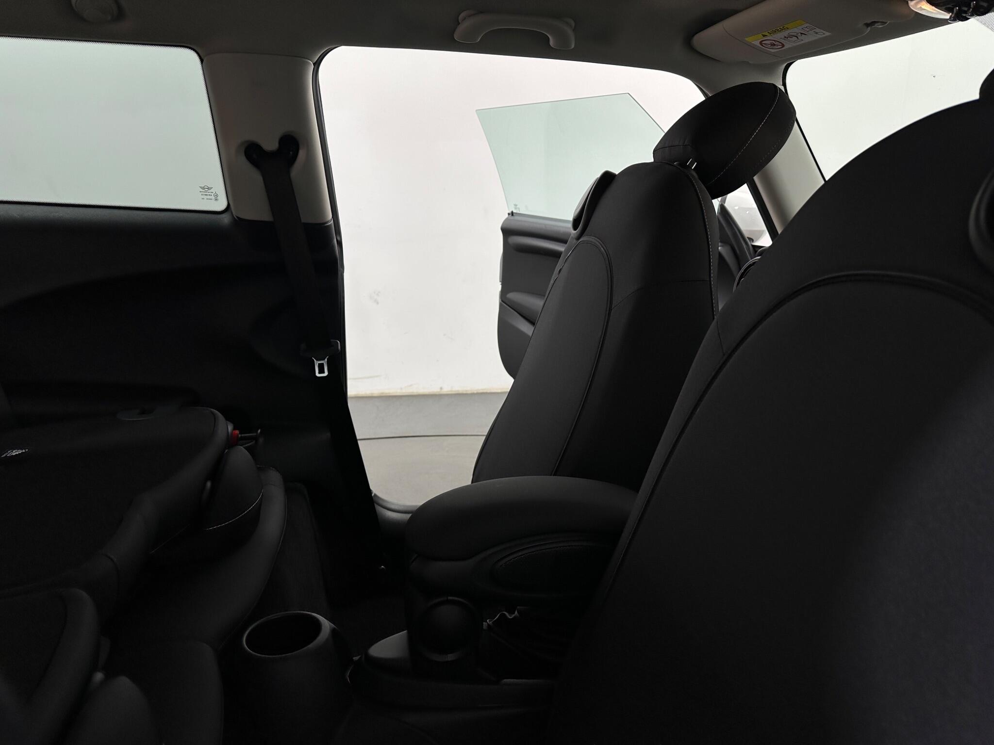 Mini Hatch view 38