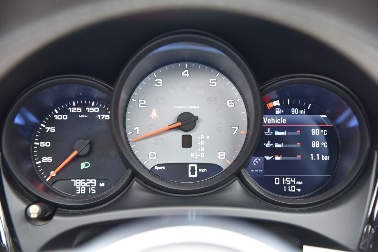 Porsche Macan view 39