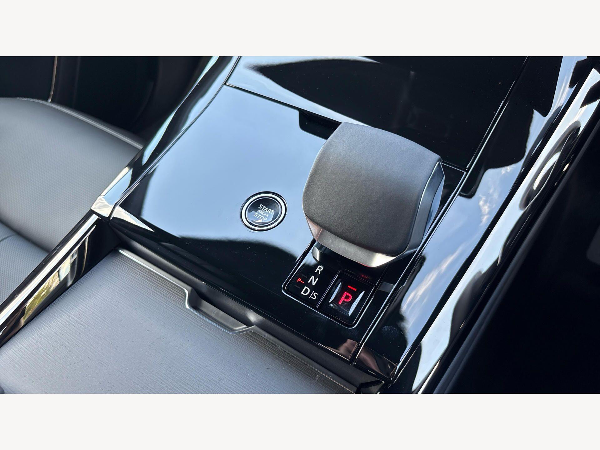 Land Rover Range Rover Sport view 16