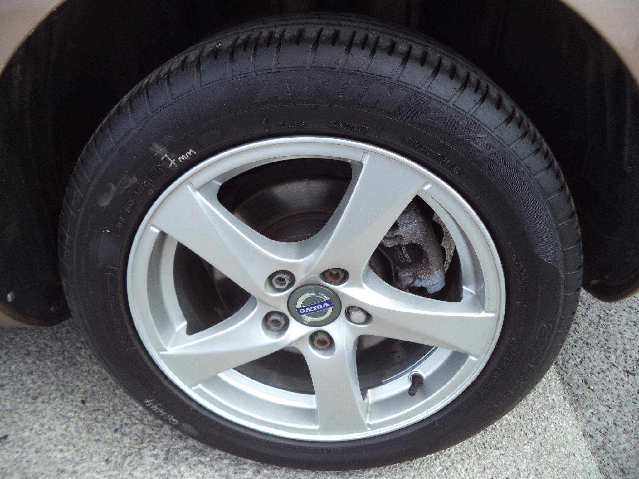 Volvo V40 view 24
