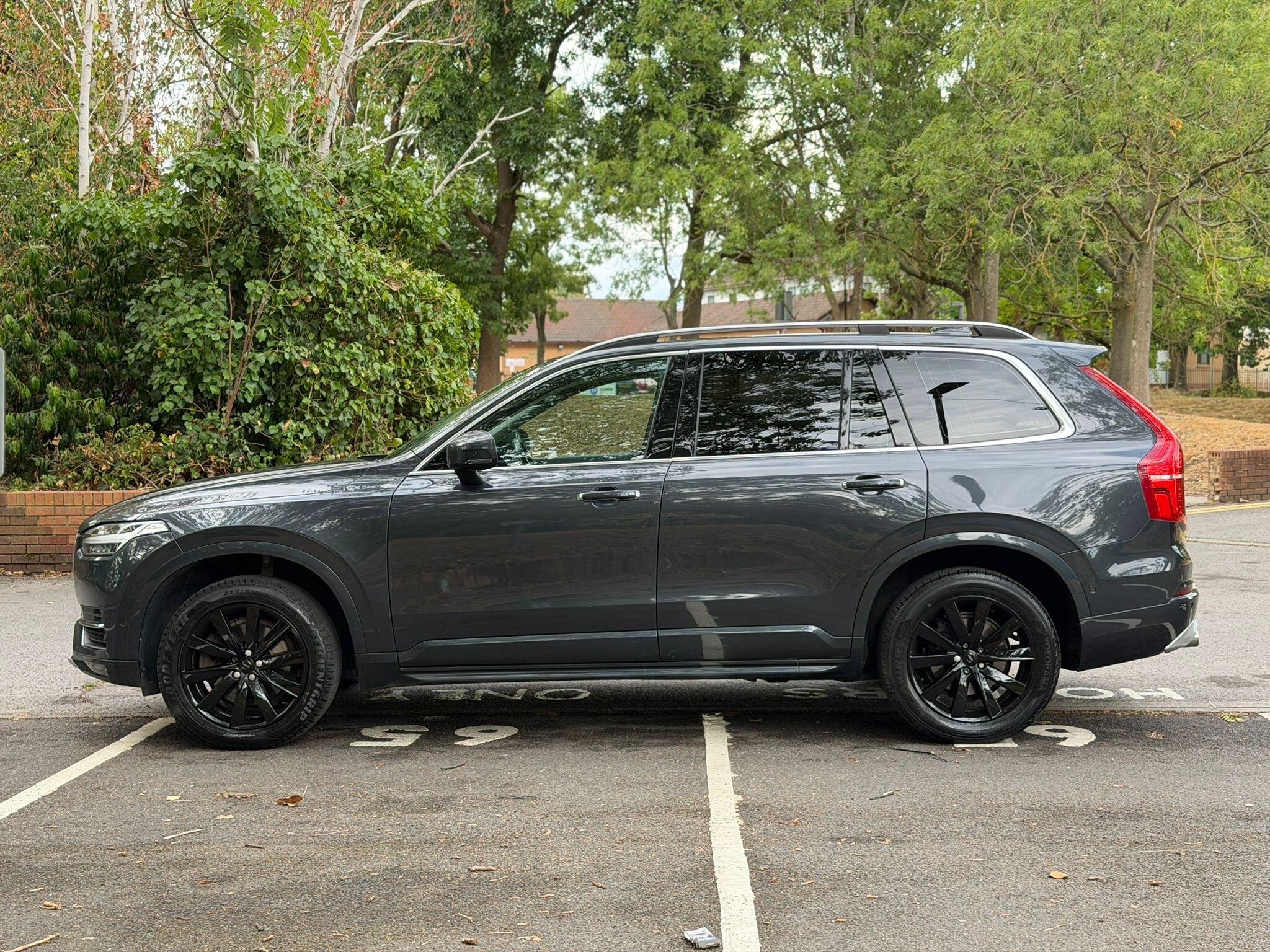 Volvo XC90 view 7