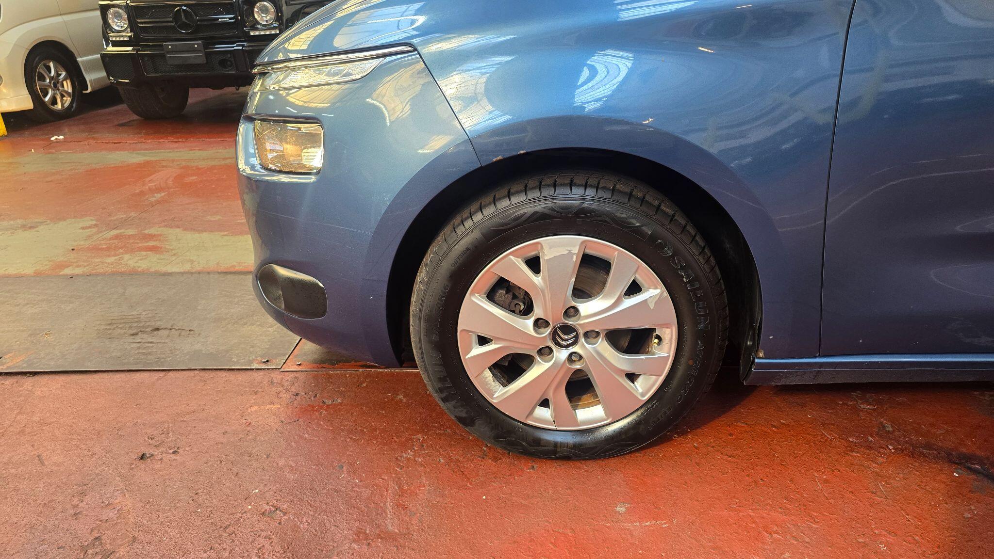 Citroen C4 Picasso view 26