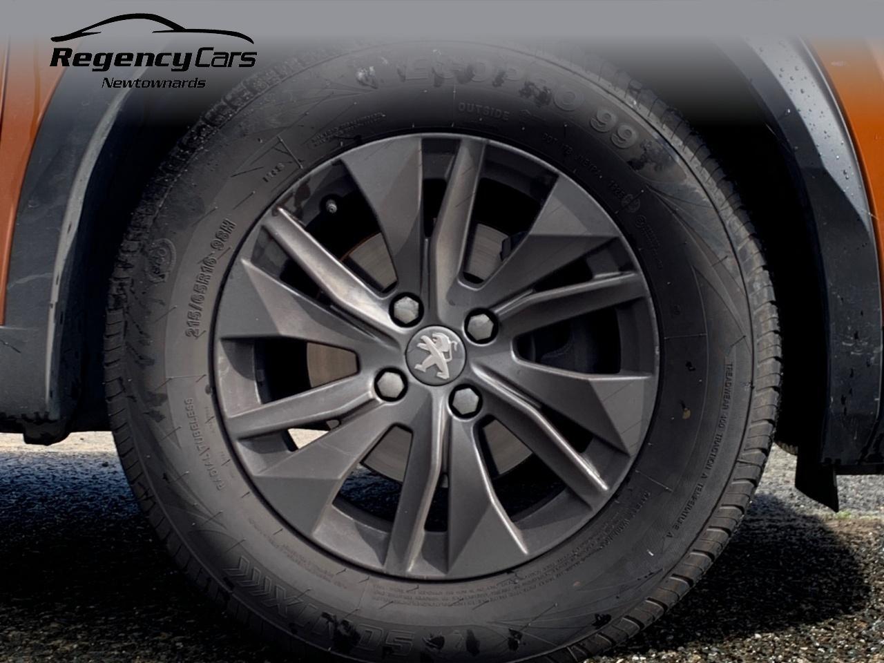Peugeot 2008 view 4