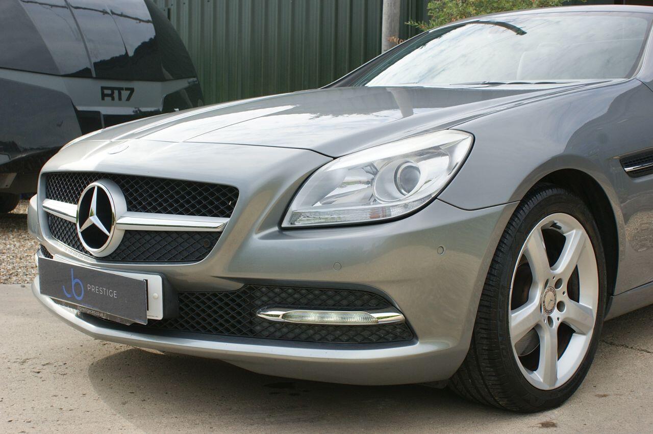 Mercedes-Benz SLK view 21