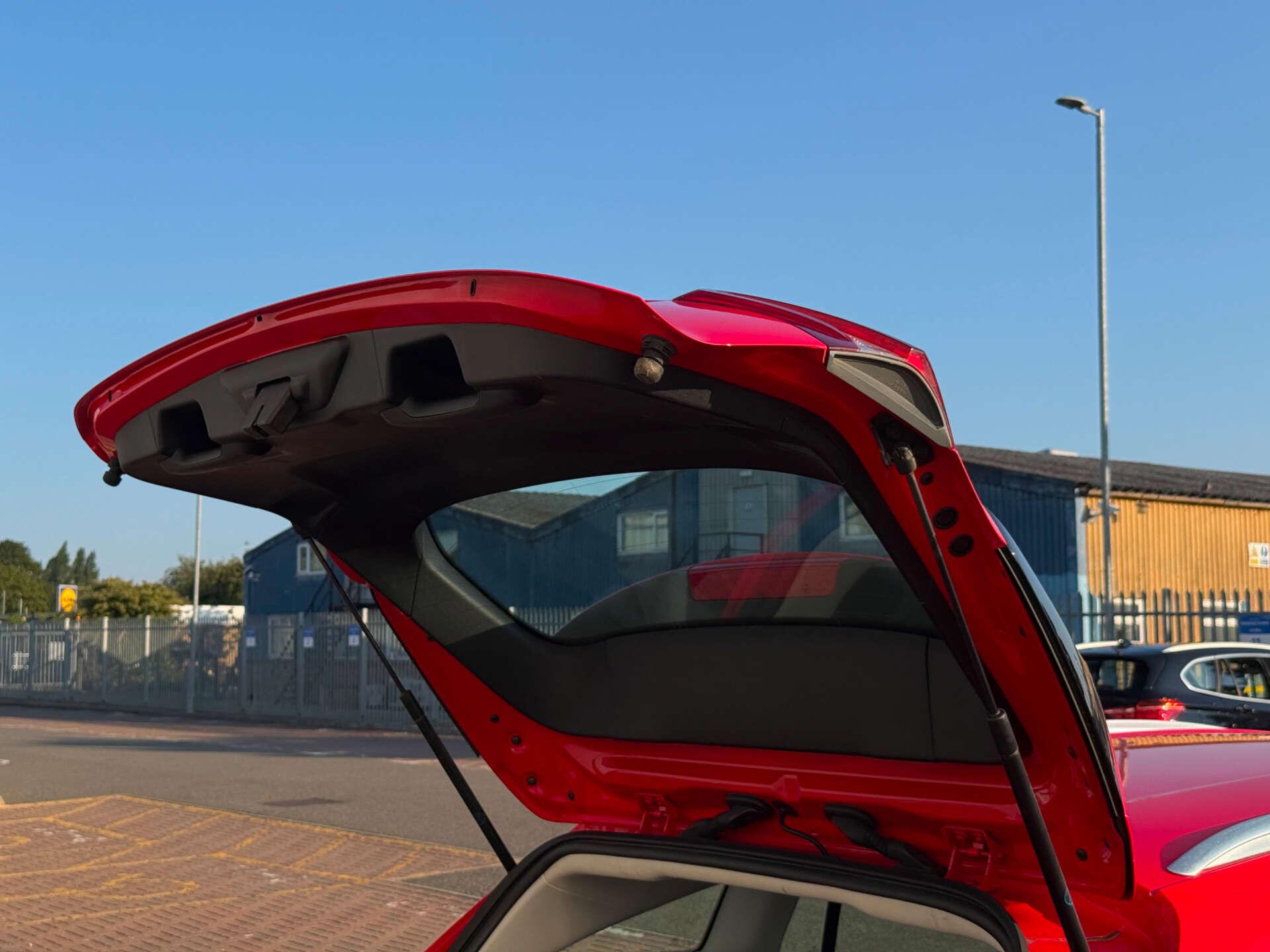 Ford Focus view 33