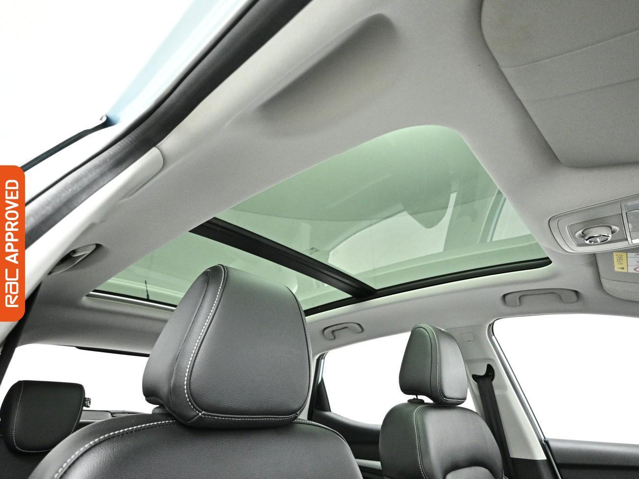 MG ZS view 3