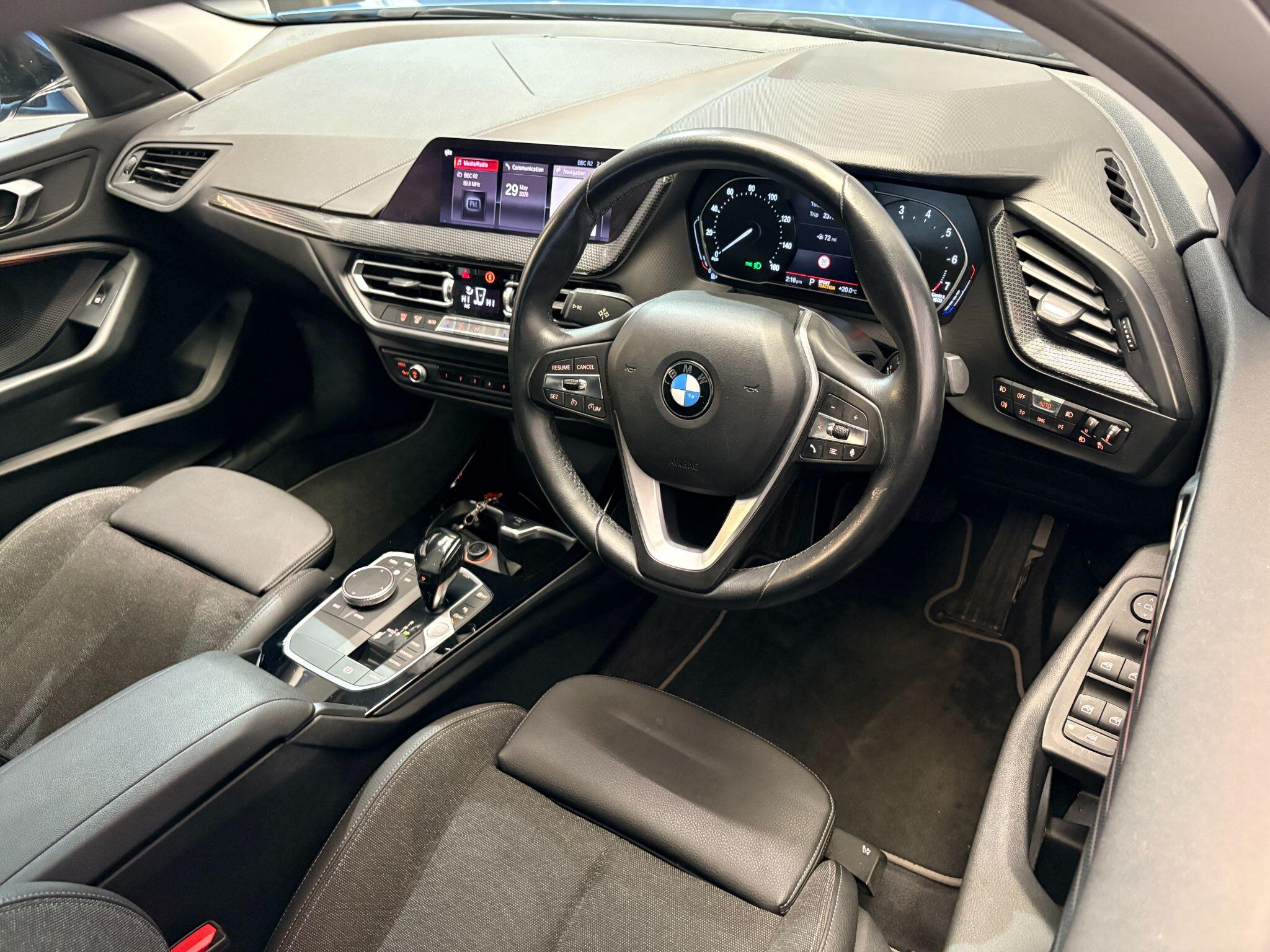 BMW 1 Series view 4