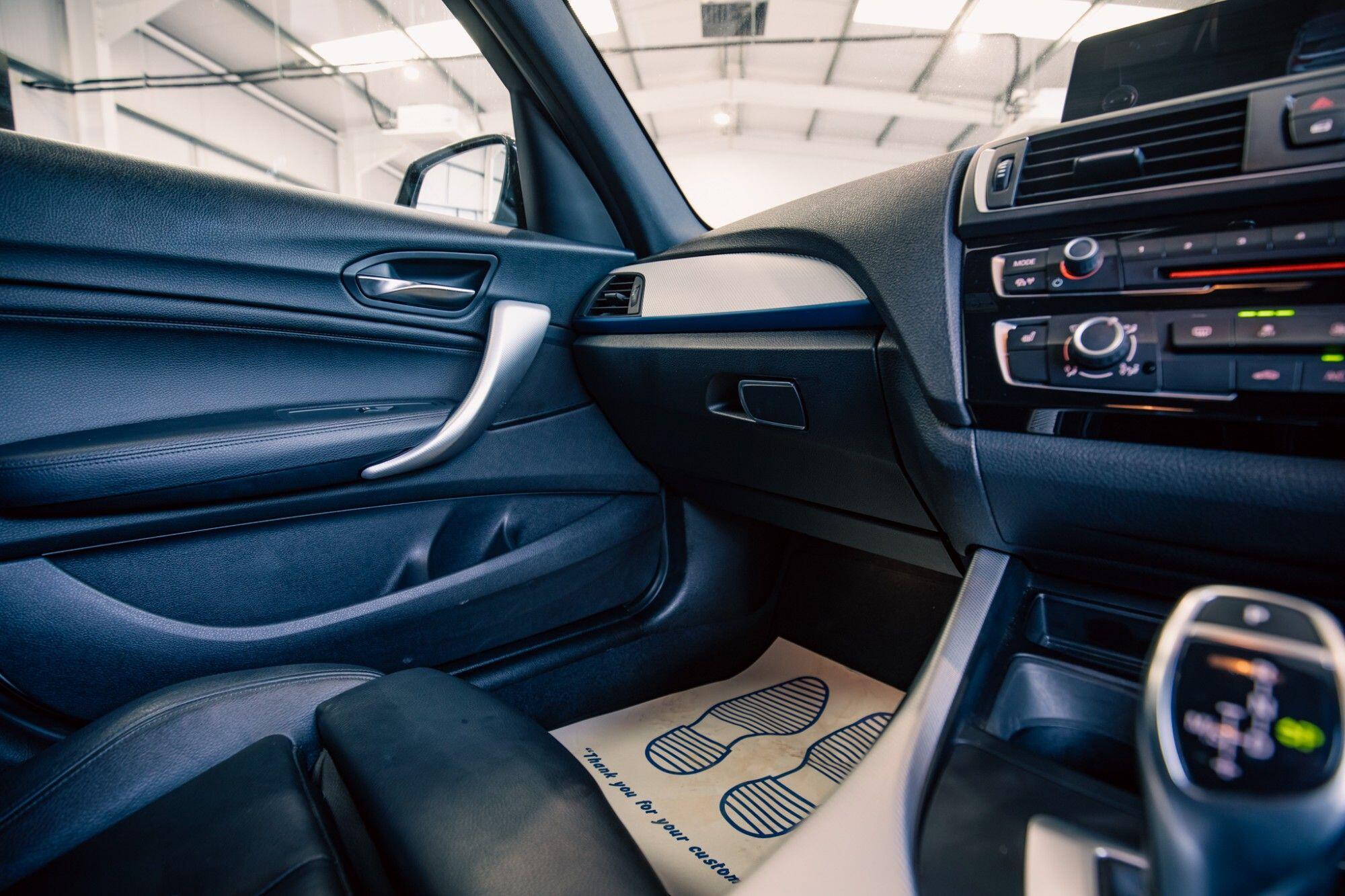 BMW 1 Series view 22