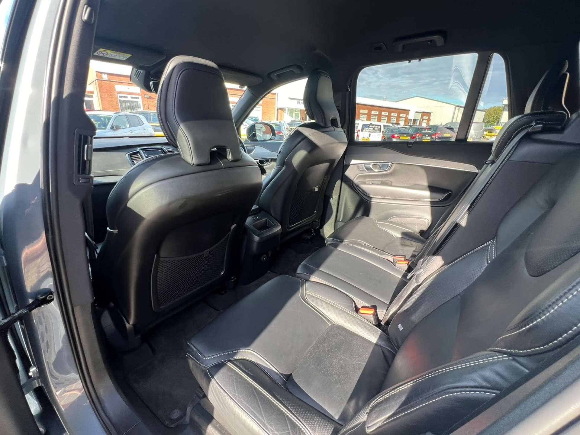 Volvo XC90 view 20