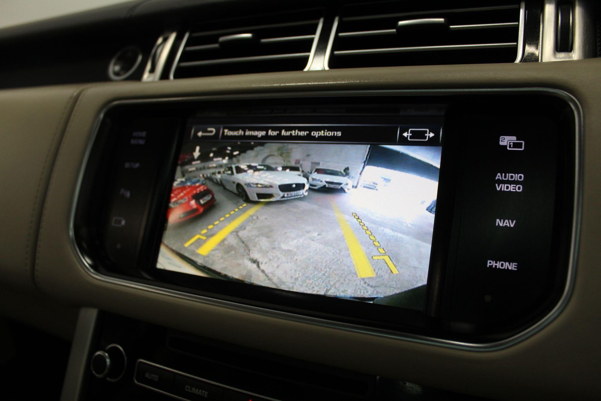Land Rover Range Rover view 52