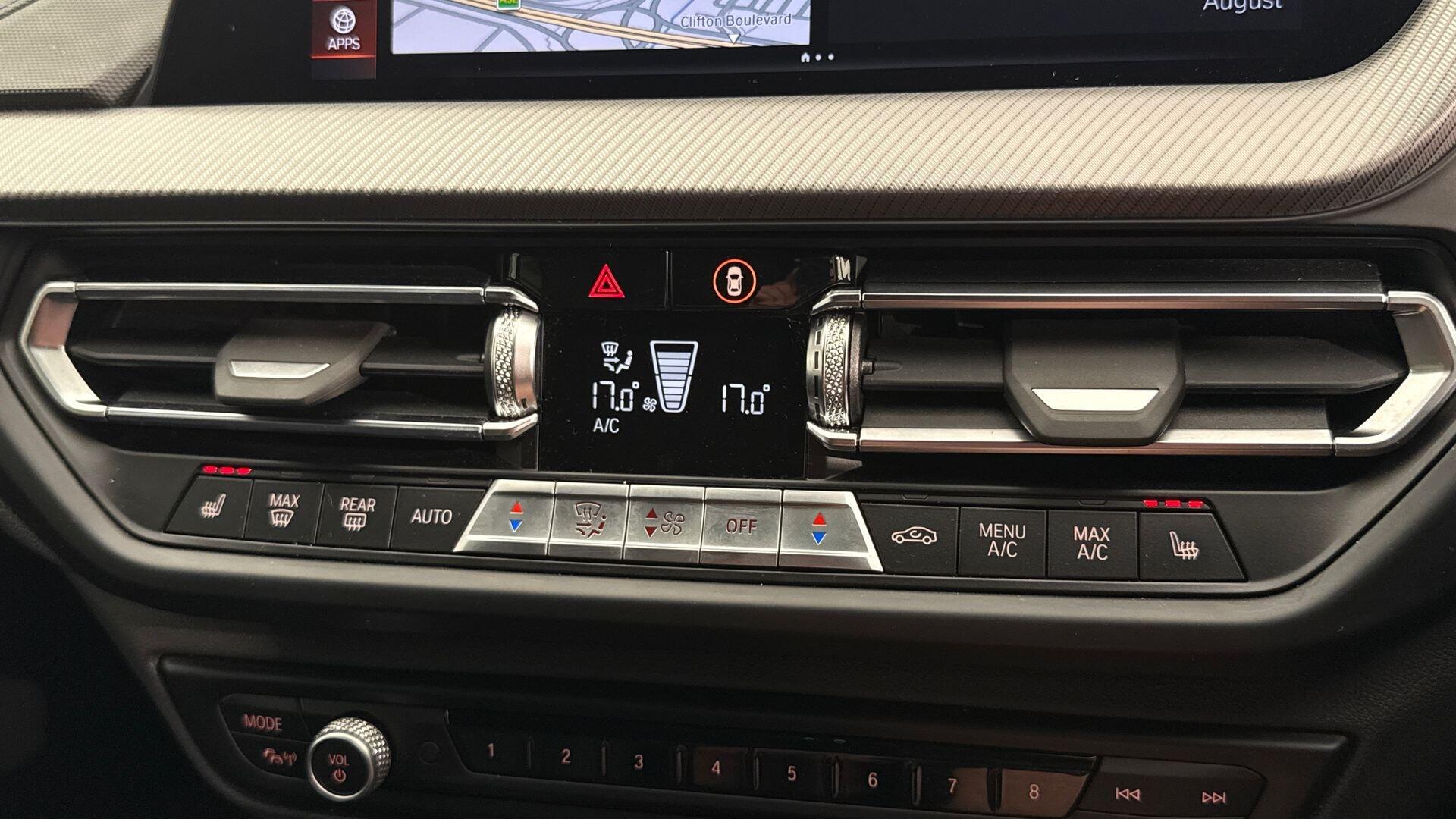 BMW 1 Series view 24
