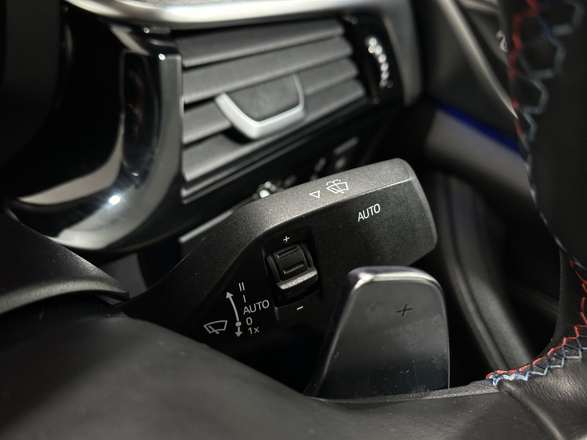 BMW 5 Series view 17