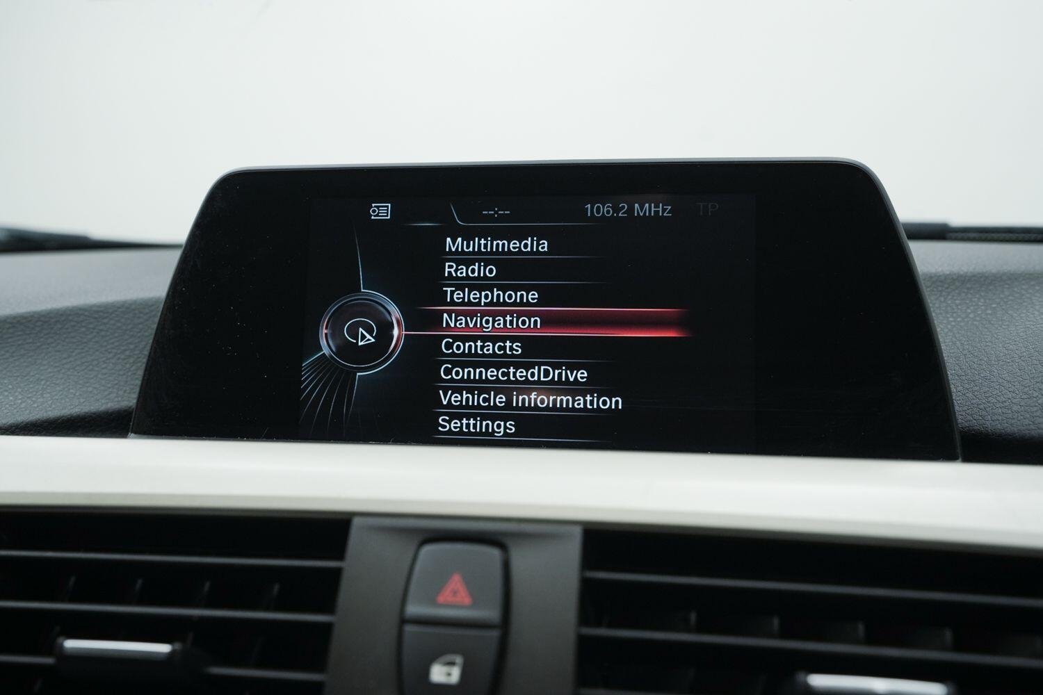 BMW 3 Series view 17