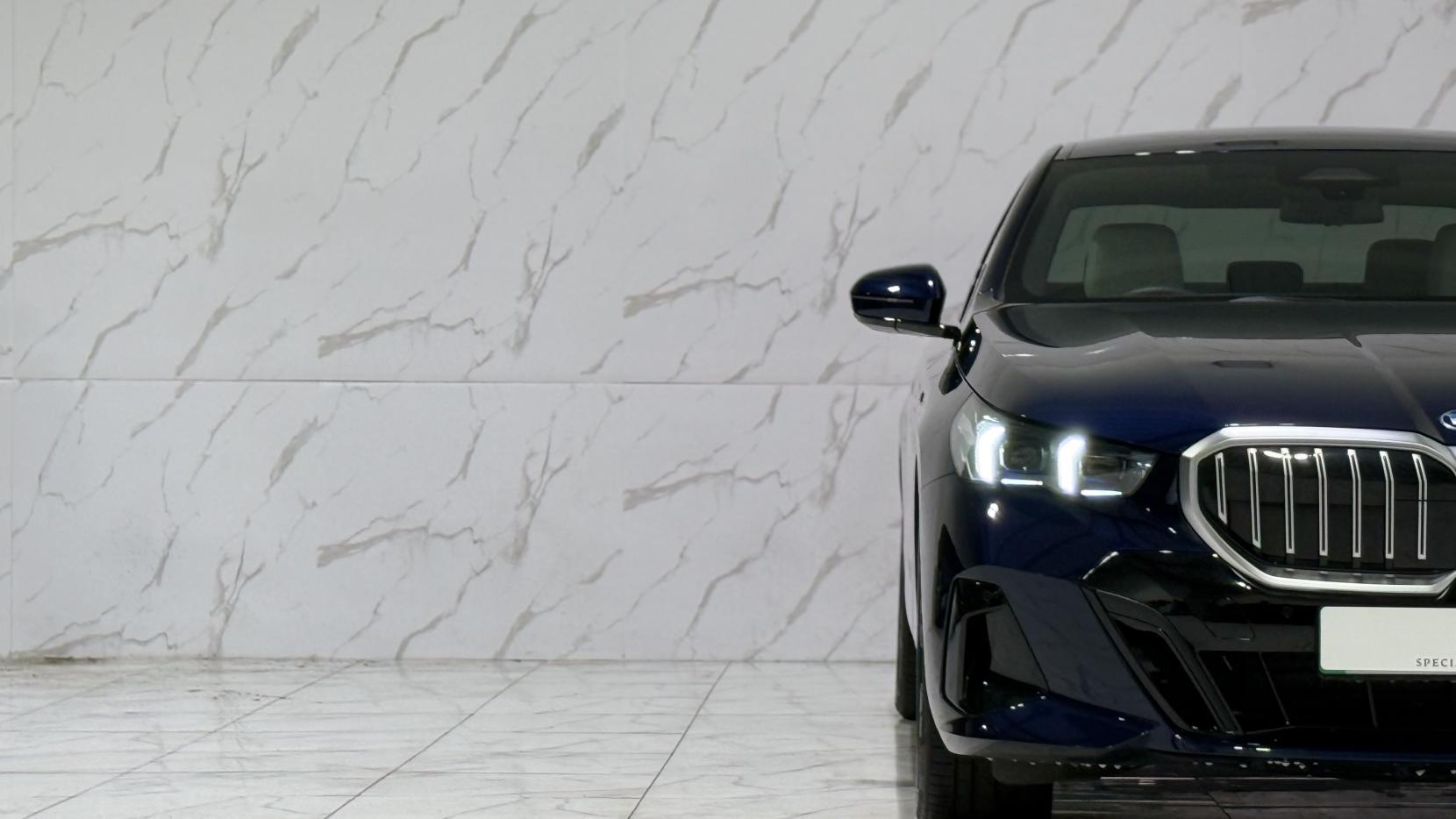 BMW I5 view 34