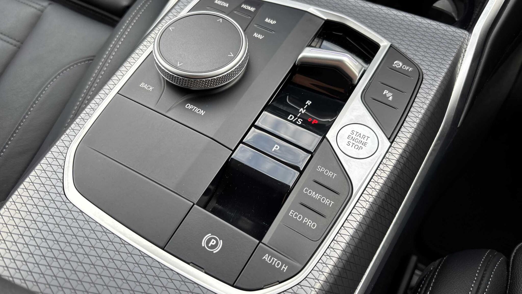 BMW 3 Series view 15