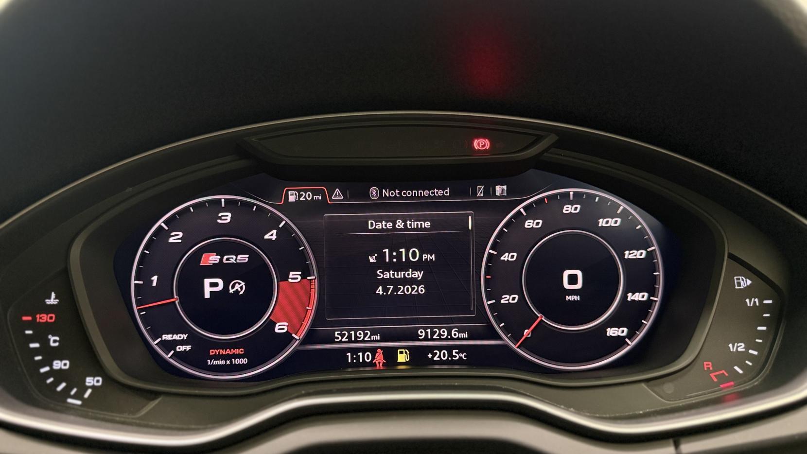 Audi SQ5 view 11