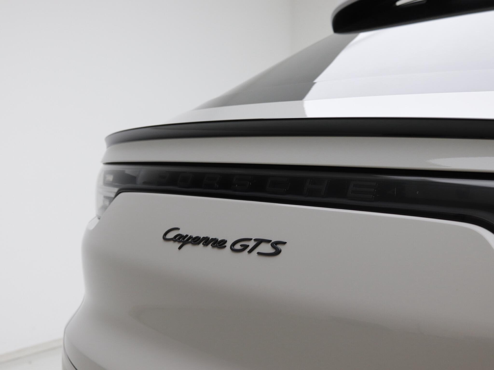 Porsche Cayenne view 20