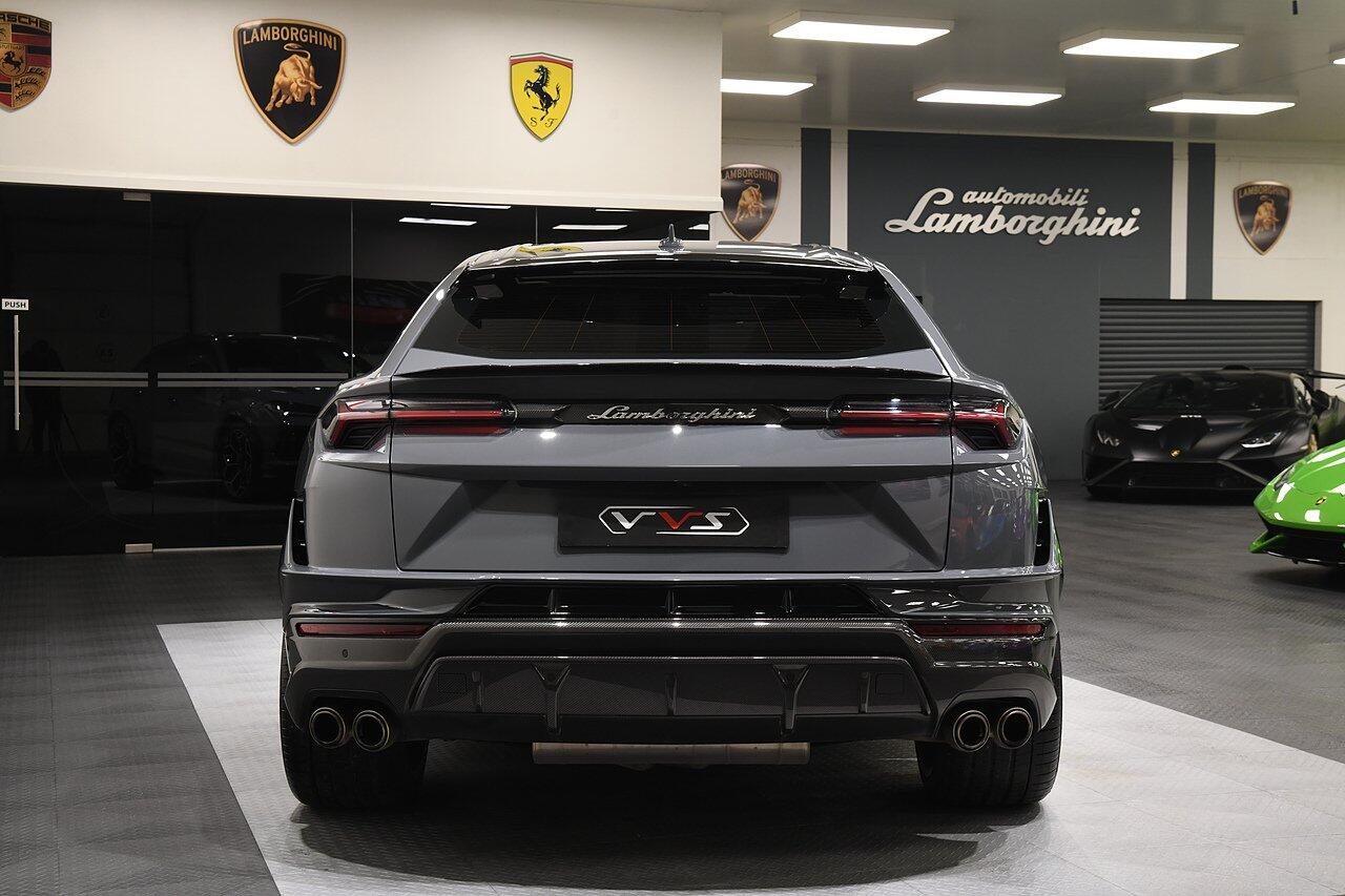Lamborghini Urus view 45