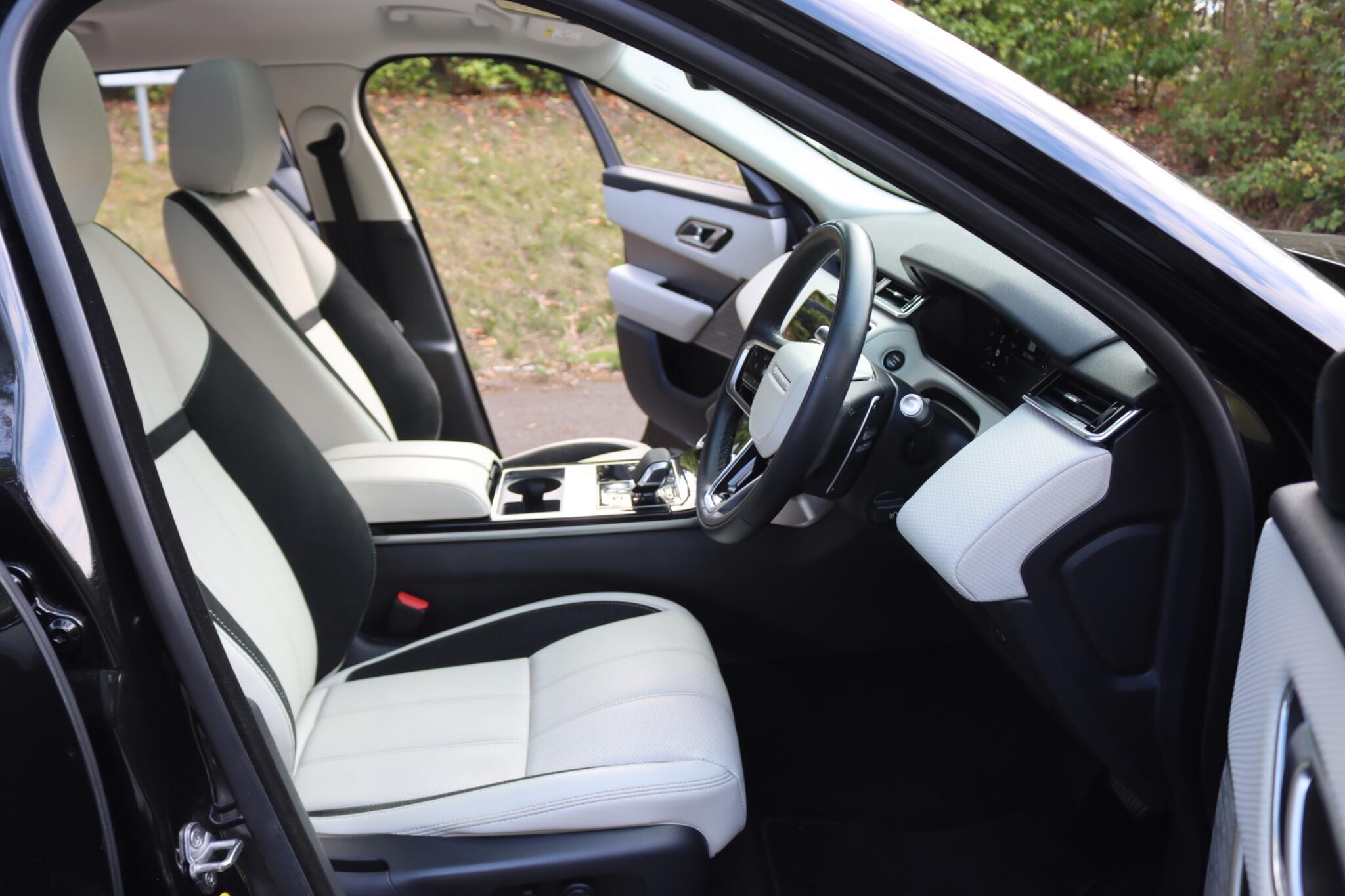 Land Rover Range Rover Velar view 41