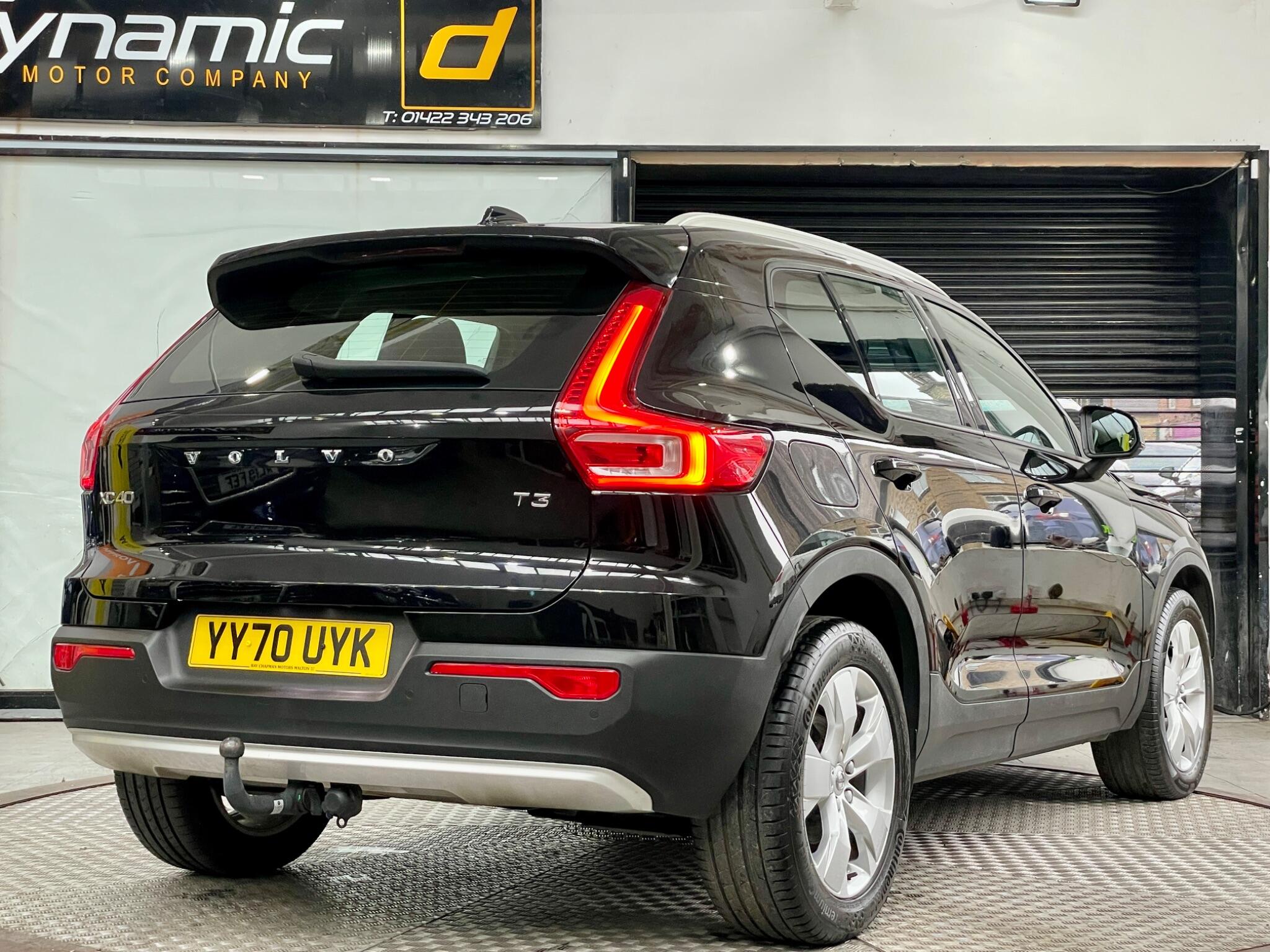 Volvo XC40 view 4