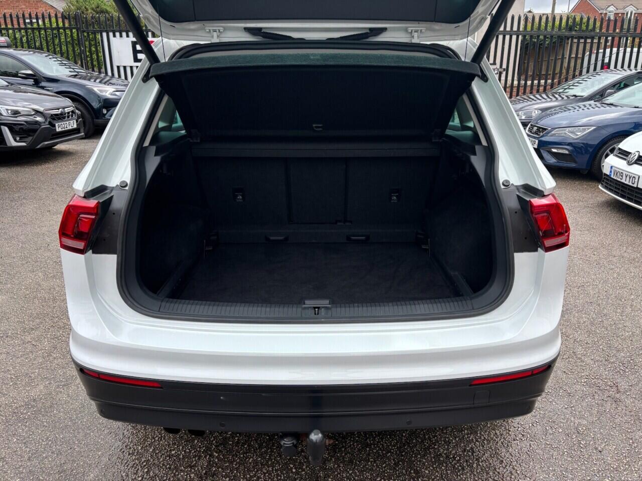 Volkswagen Tiguan view 15