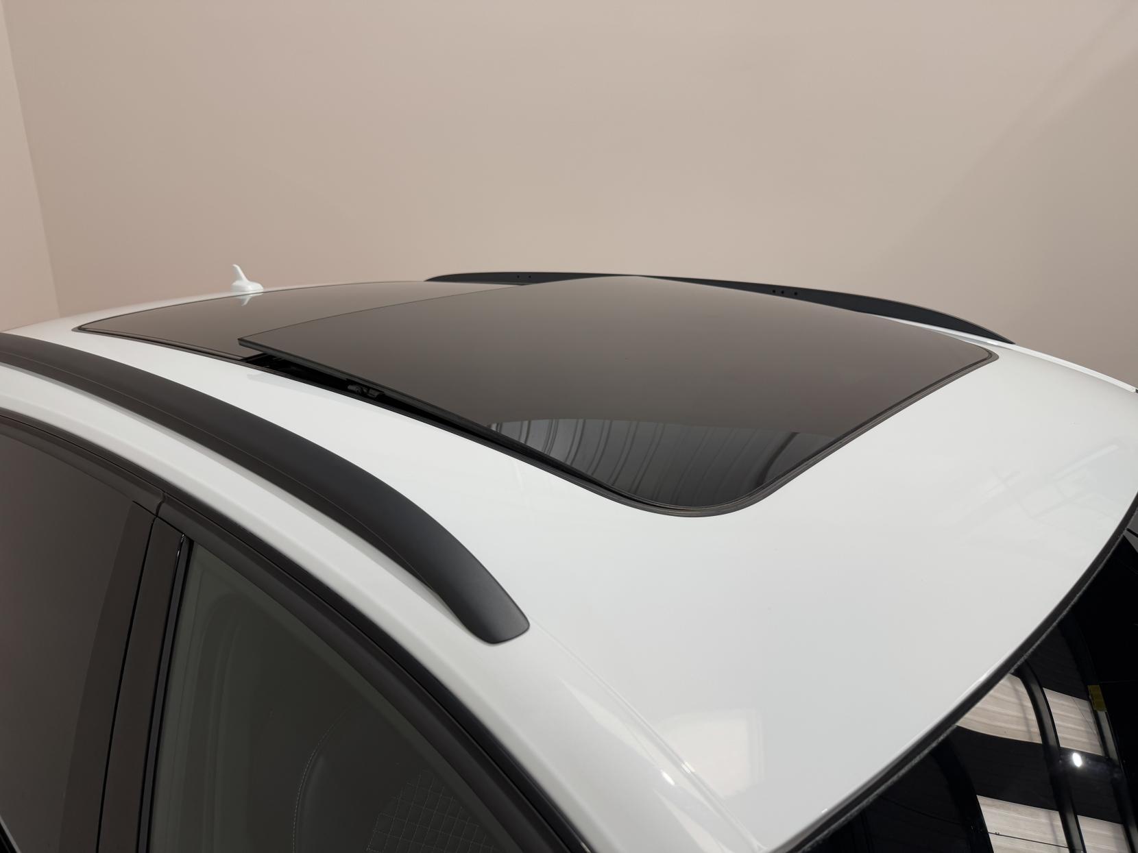 Audi SQ5 view 2