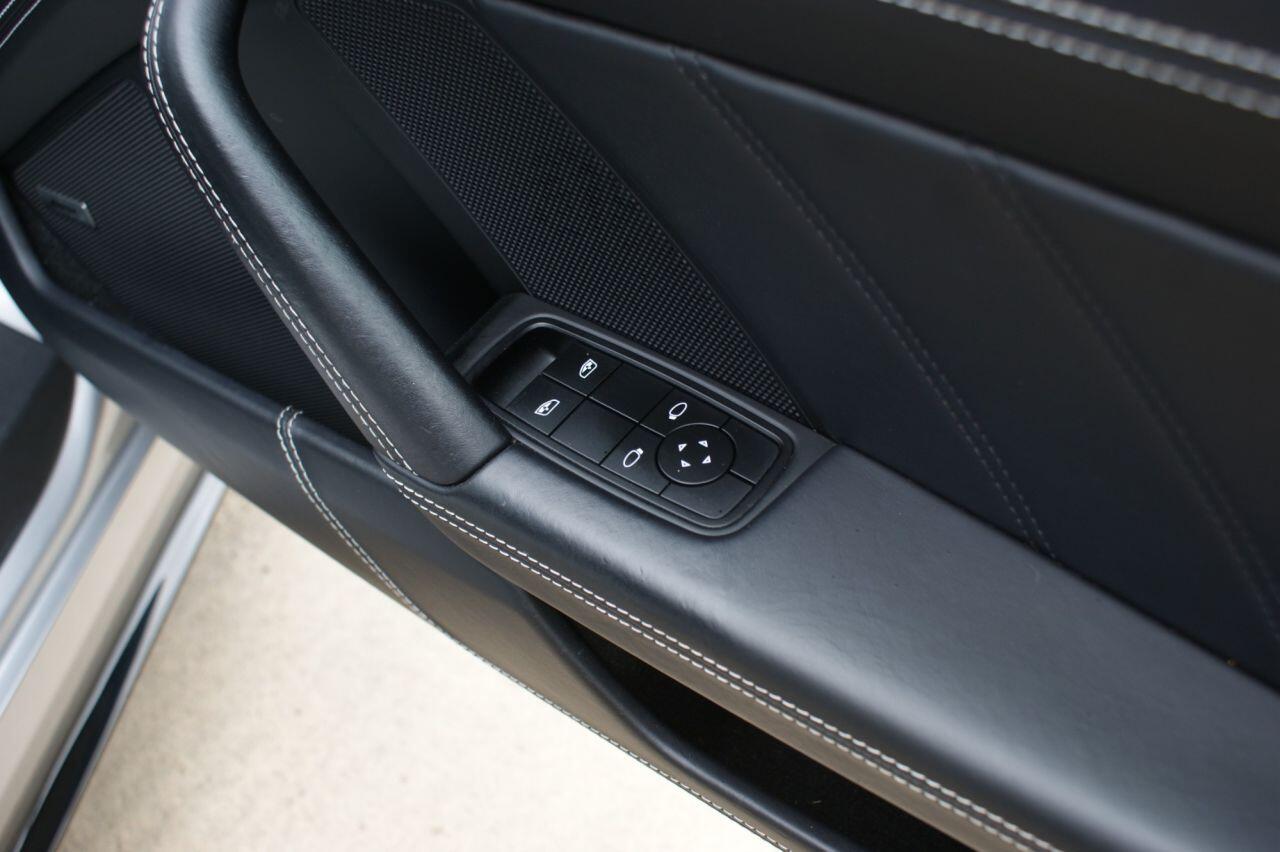 Porsche 911 view 60