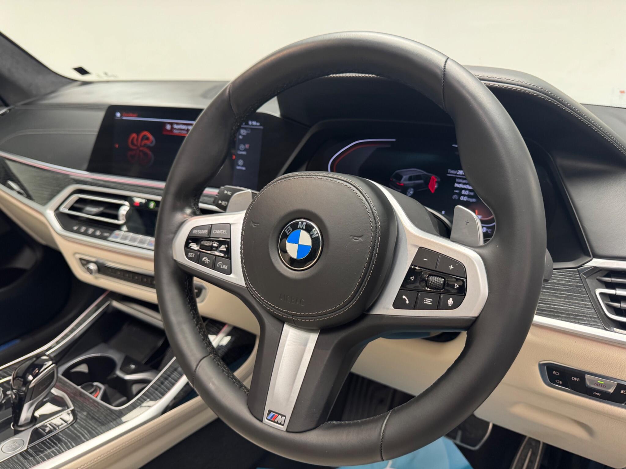 BMW X7 view 35