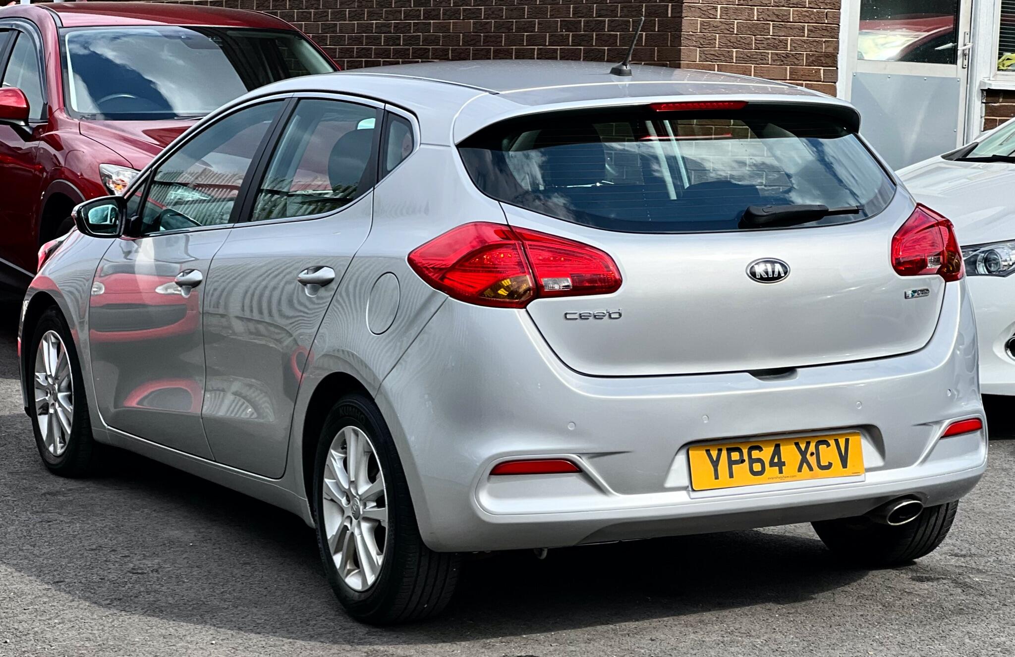 2014 Kia Ceed 1.6 CRDi EcoDynamics 2 Euro 5 (s/s) 5dr • 88,000 miles image 9