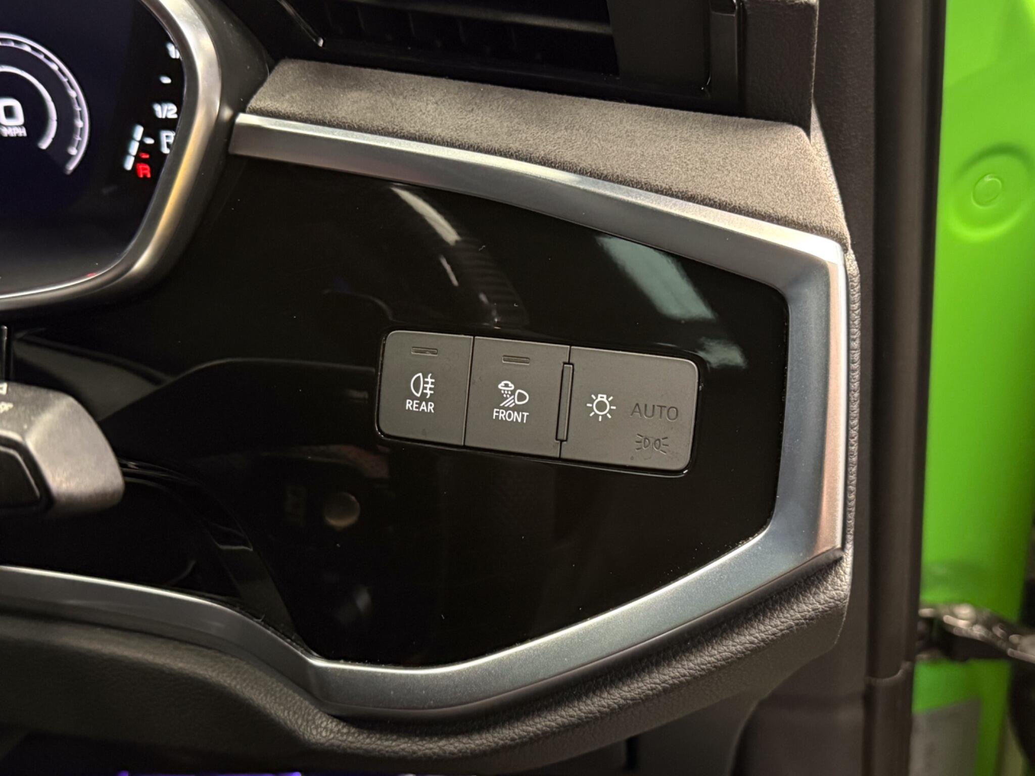 Audi RS Q3 view 51