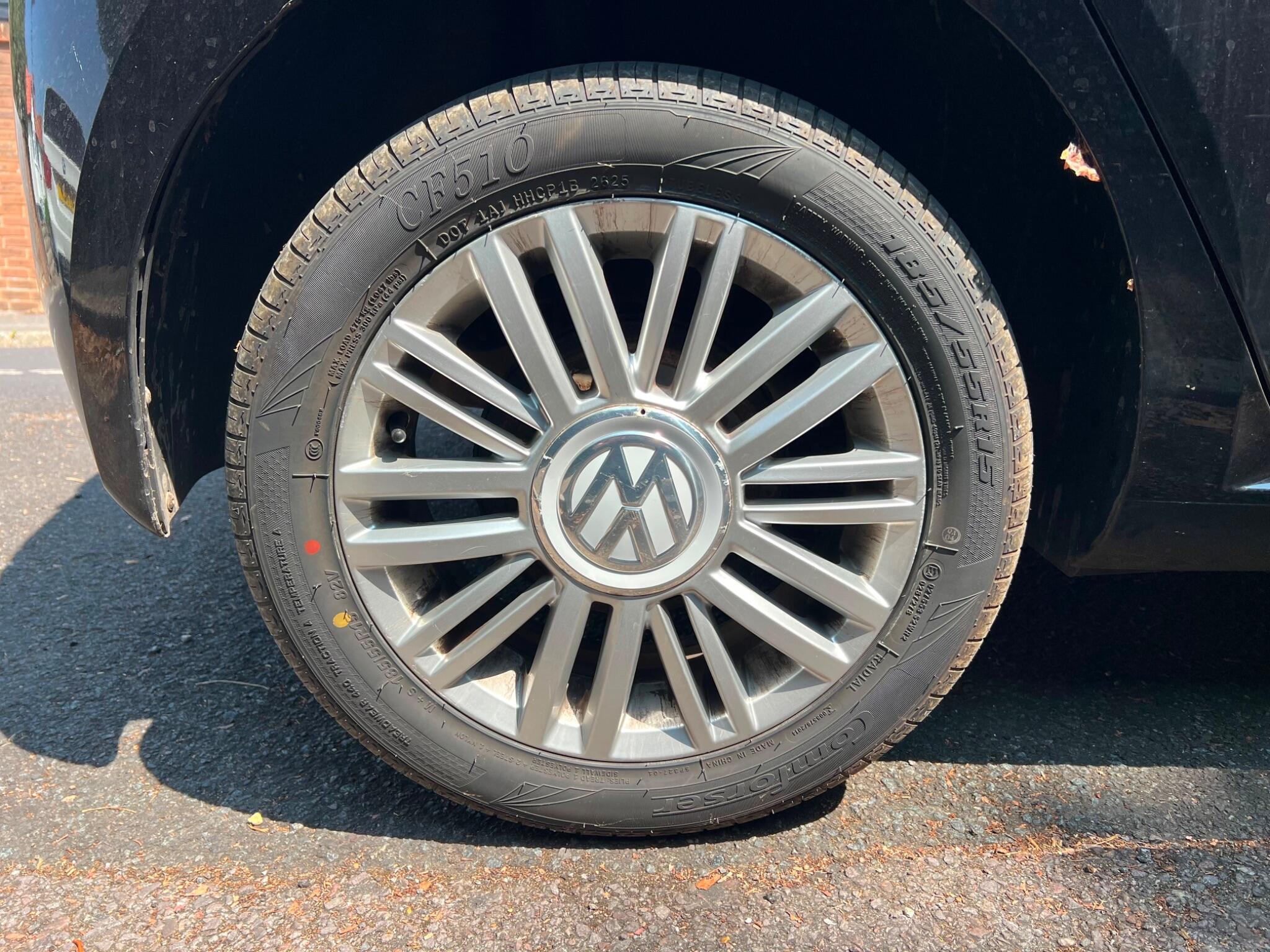 Volkswagen Up! view 20