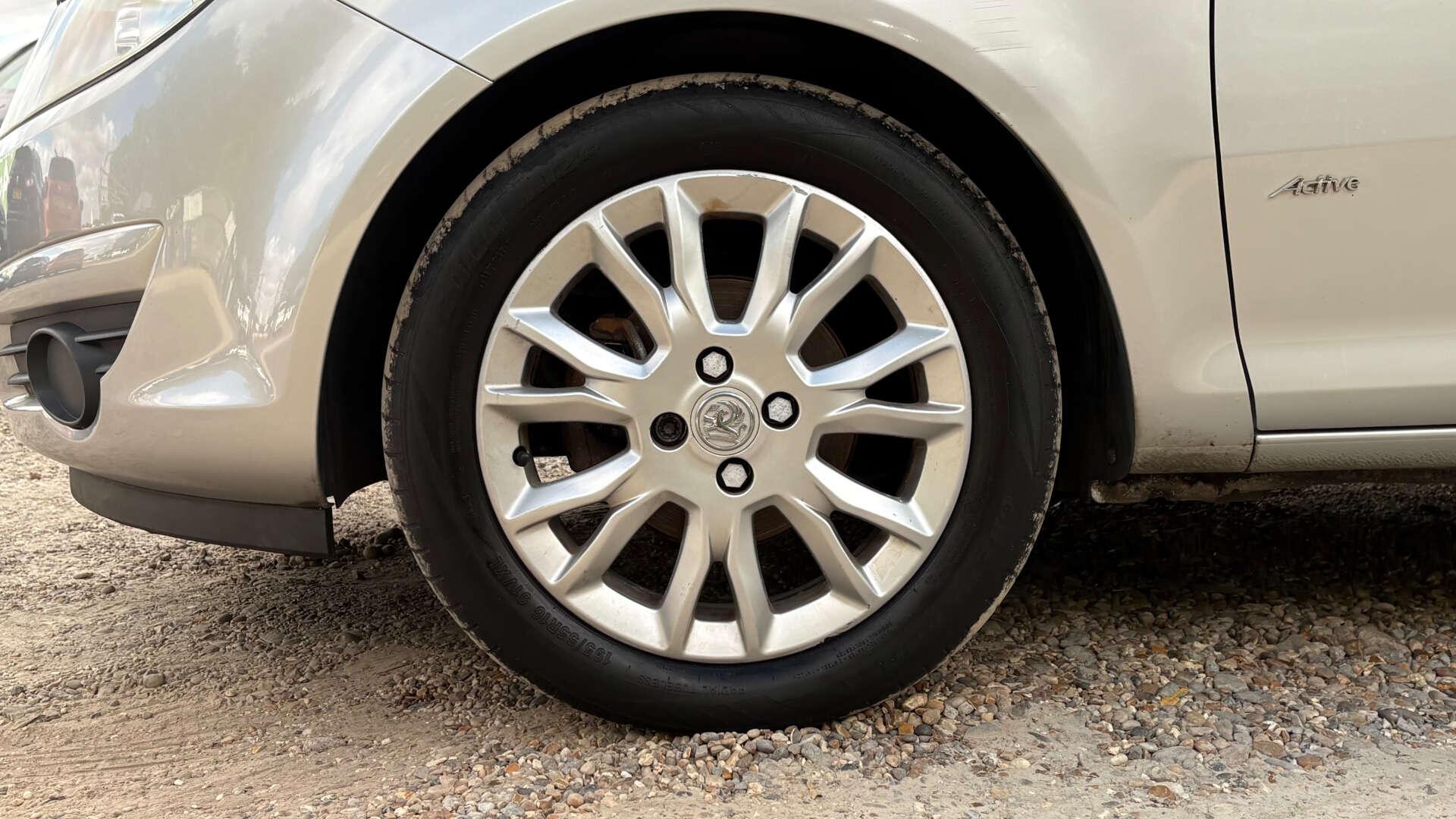Vauxhall Corsa view 29