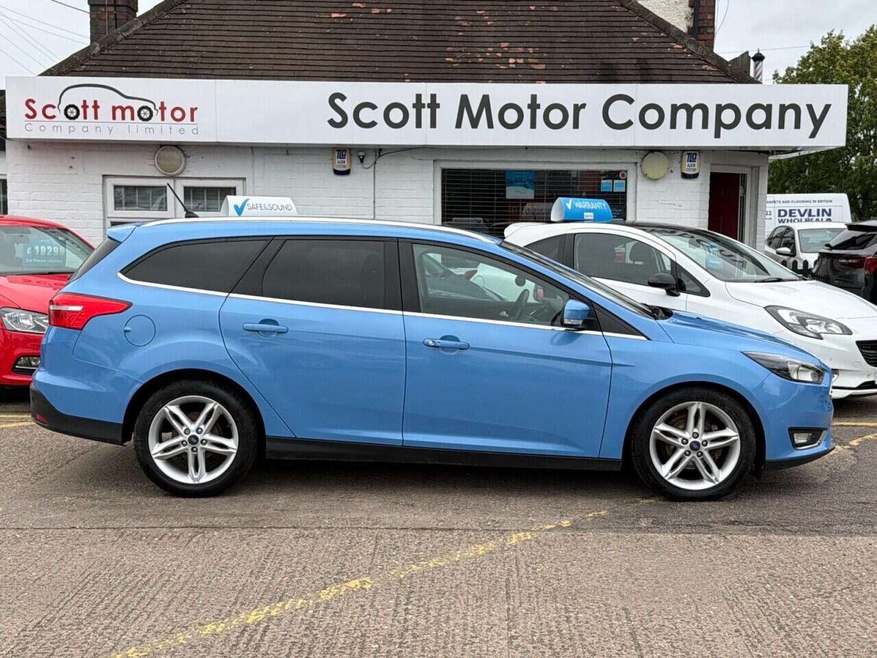 Ford Focus view 9