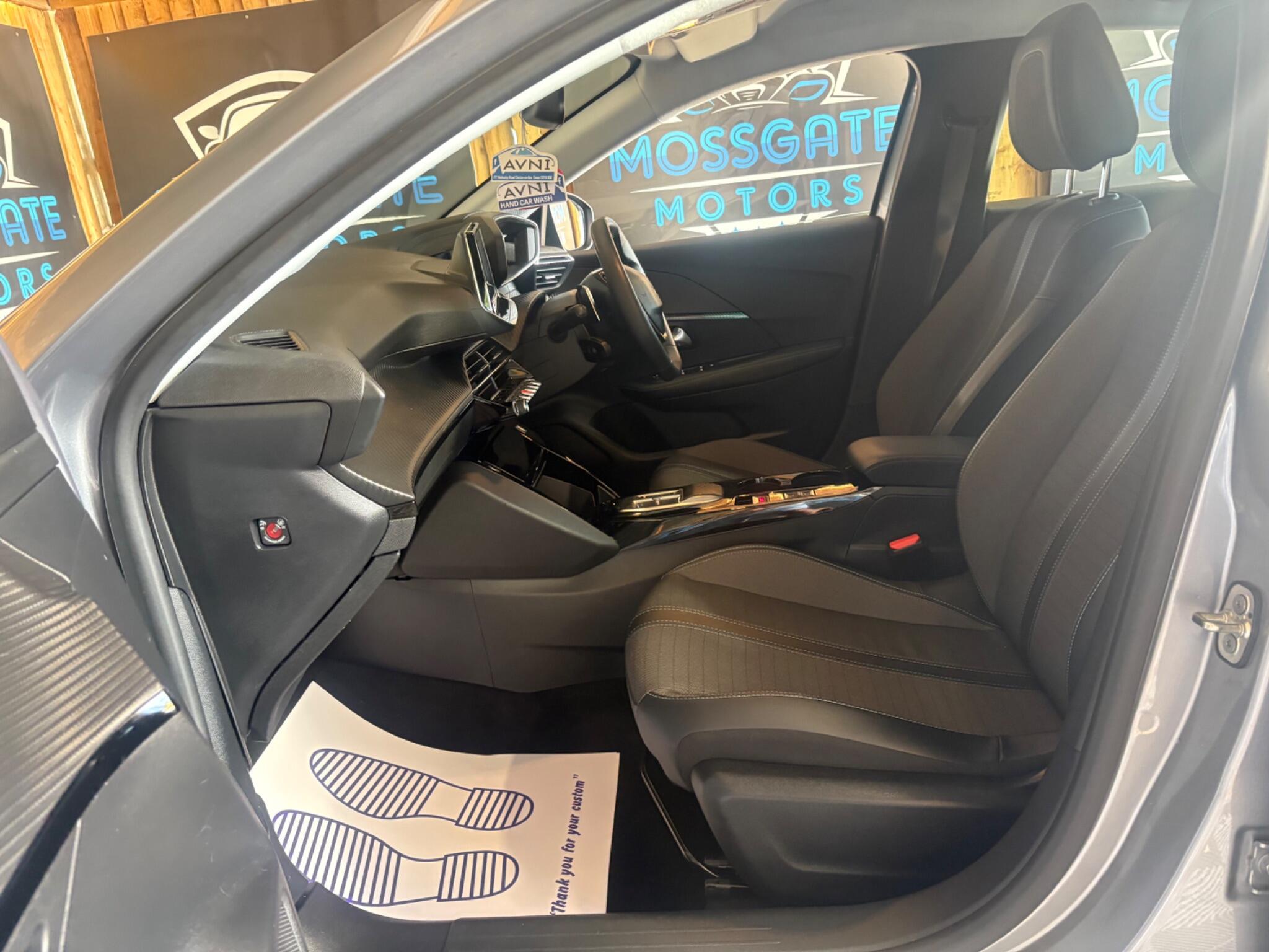 Peugeot 208 view 27