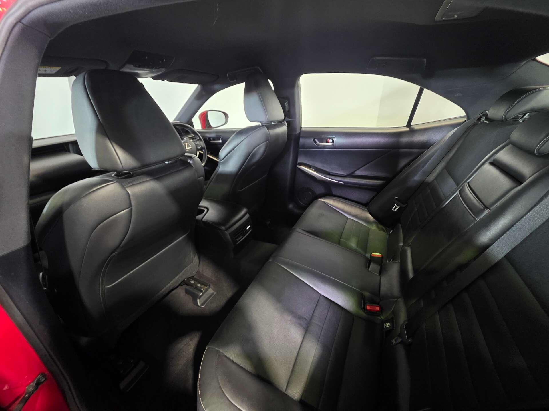 Lexus Is view 41
