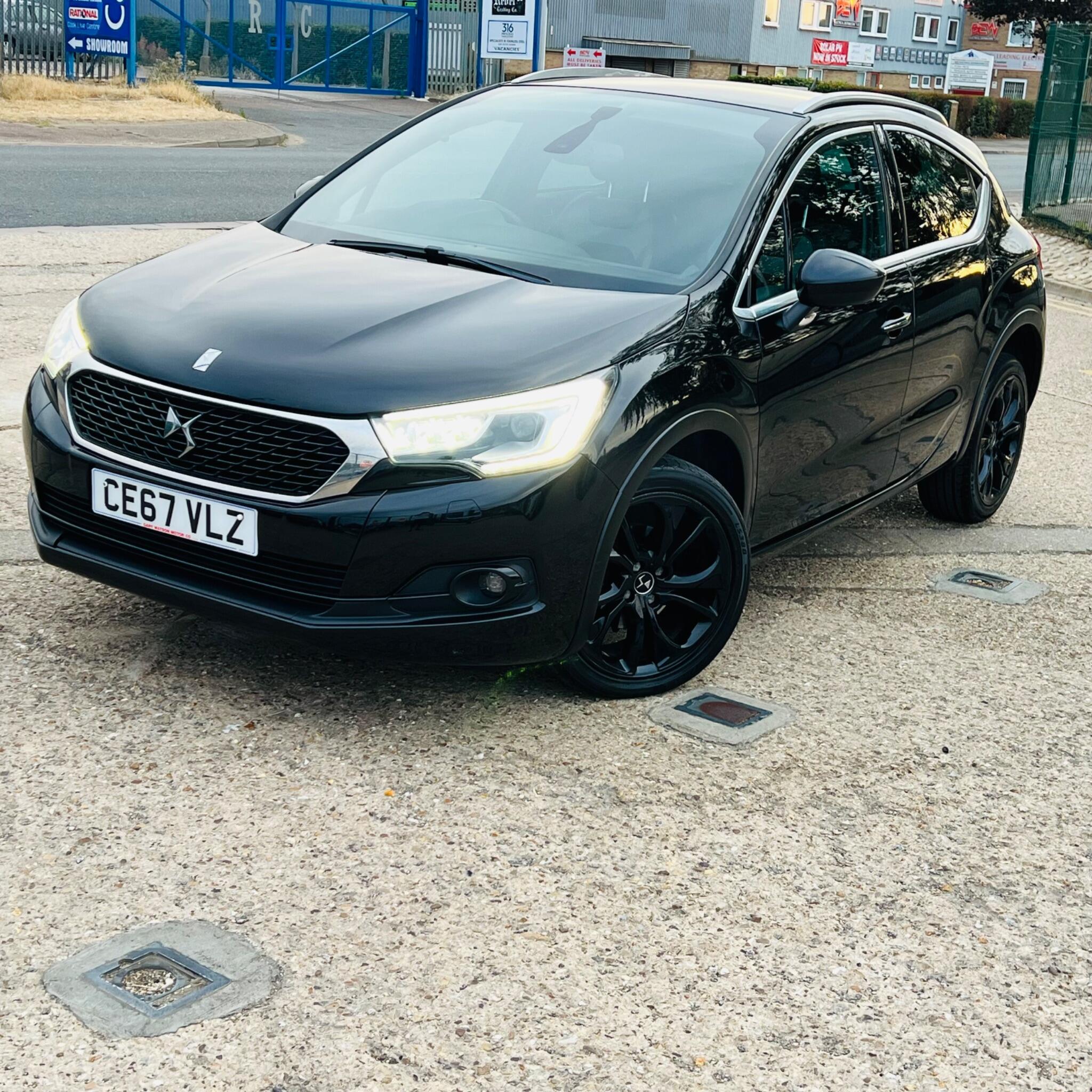 DS Automobiles DS 4 Crossback view 2