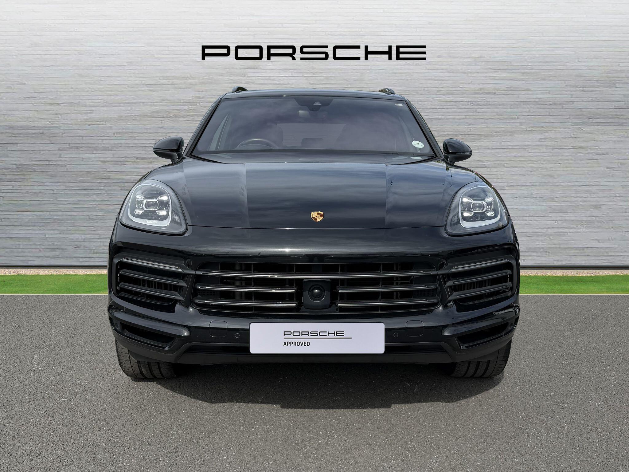 Porsche Cayenne view 41