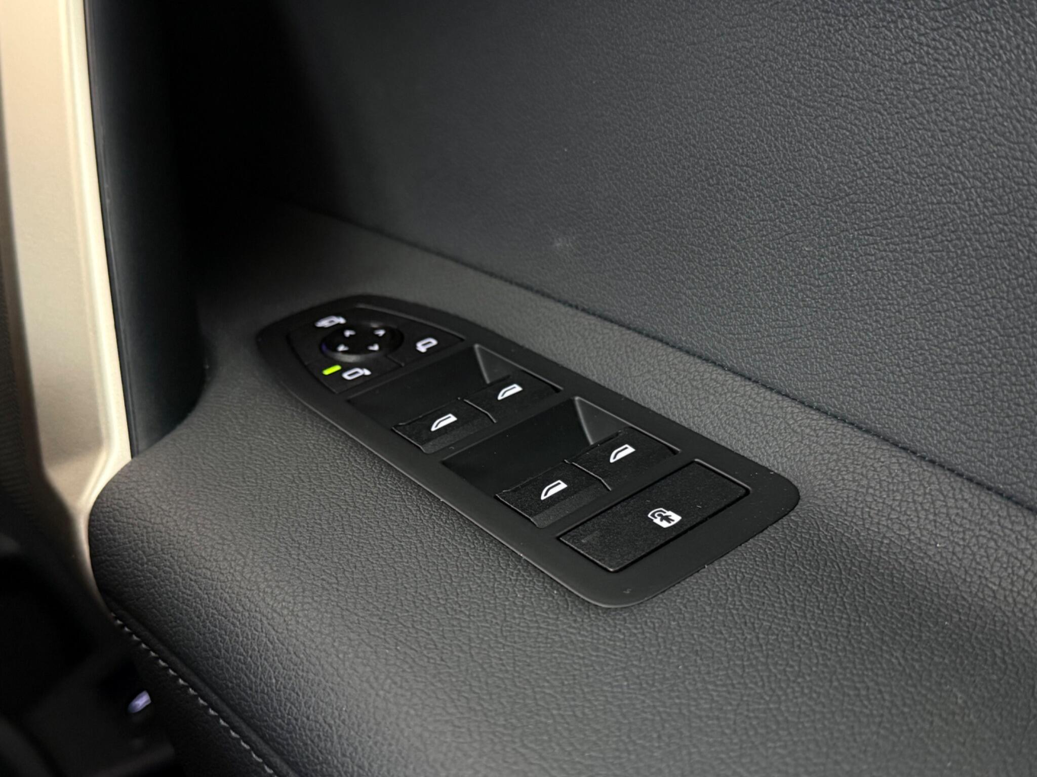BMW Ix view 18