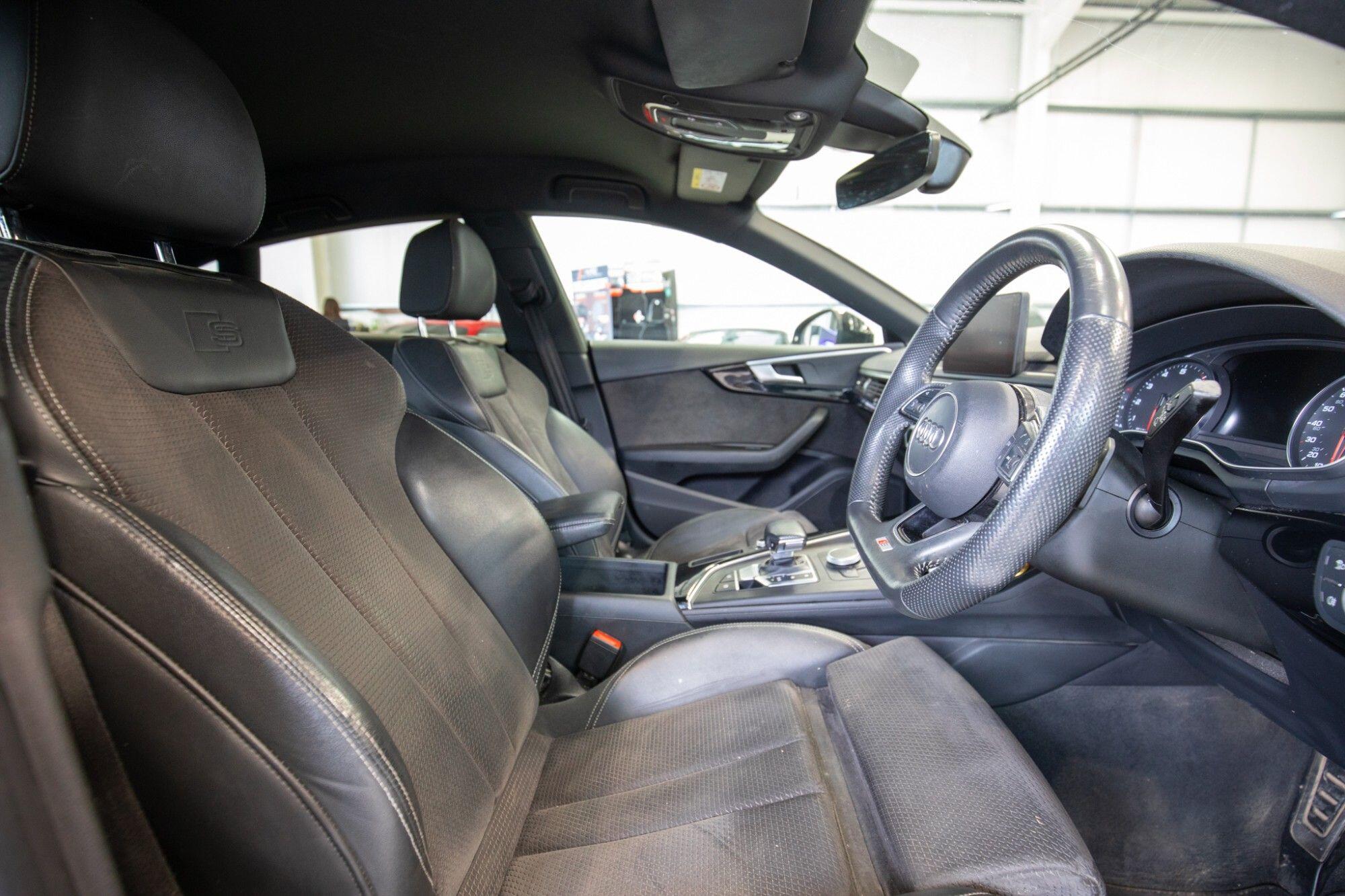 Audi A5 view 3
